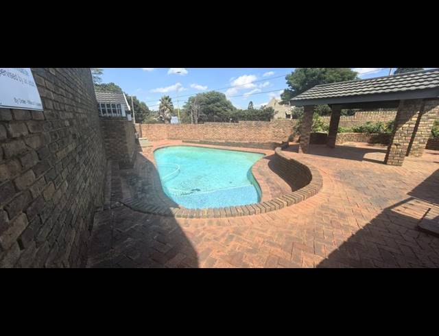 3 BEDROOM APARTMENT FOR SALE IN FLORIDA PARK